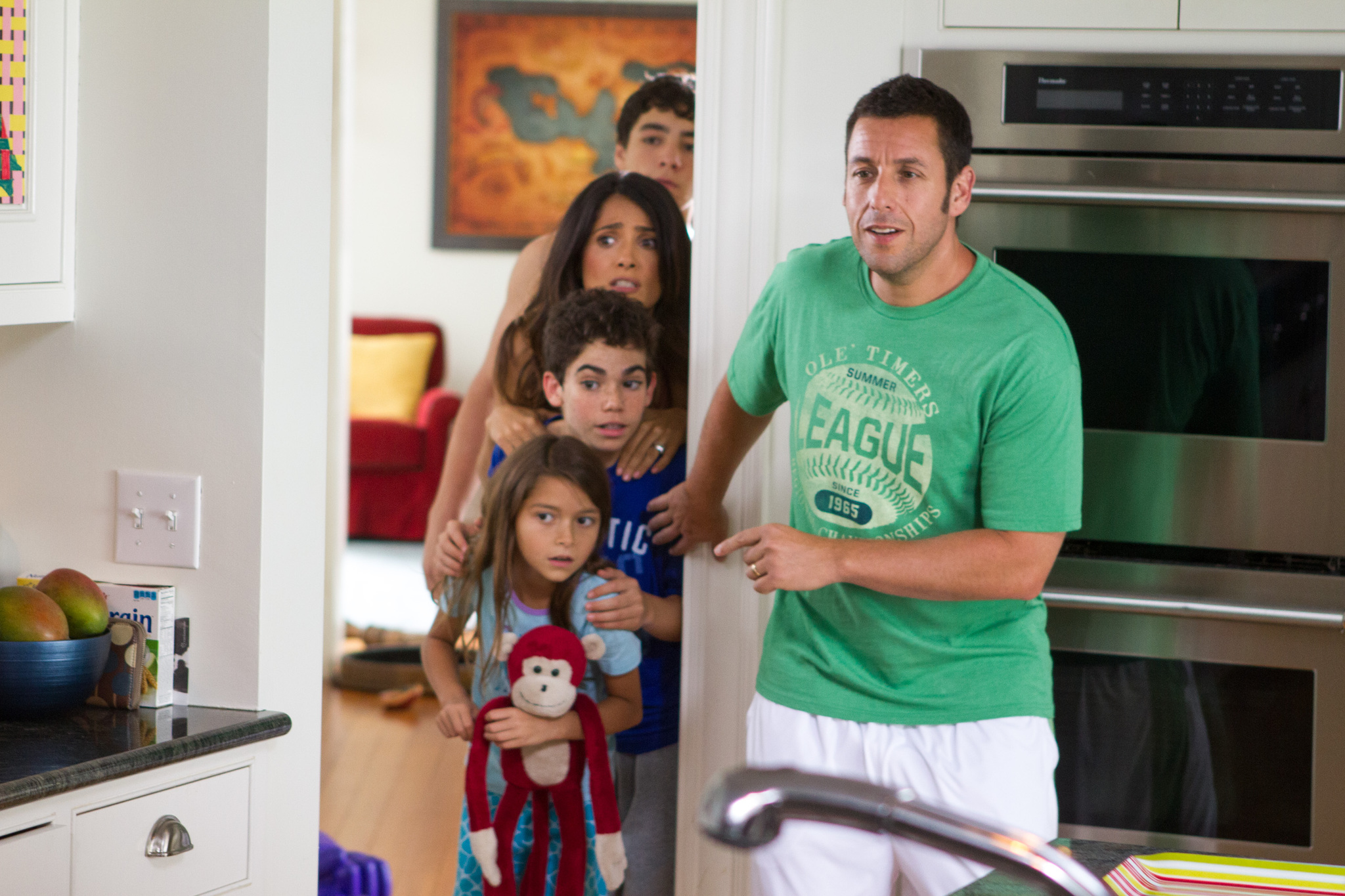 Still of Salma Hayek, Adam Sandler, Jake Goldberg, Cameron Boyce and Alexys Nycole Sanchez in Nebrendylos 2 (2013)