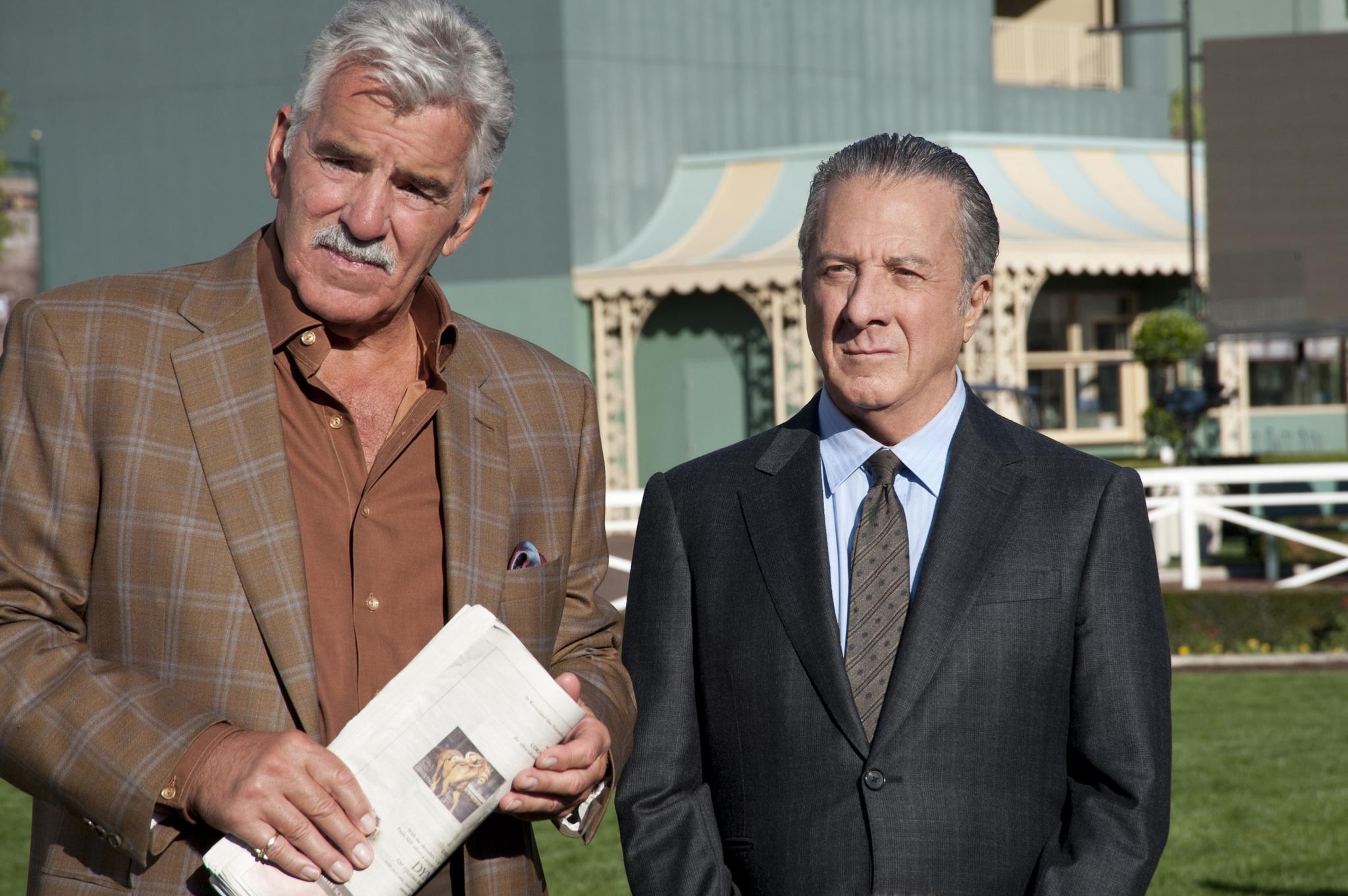 Still of Dustin Hoffman and Dennis Farina in Luck (2011)