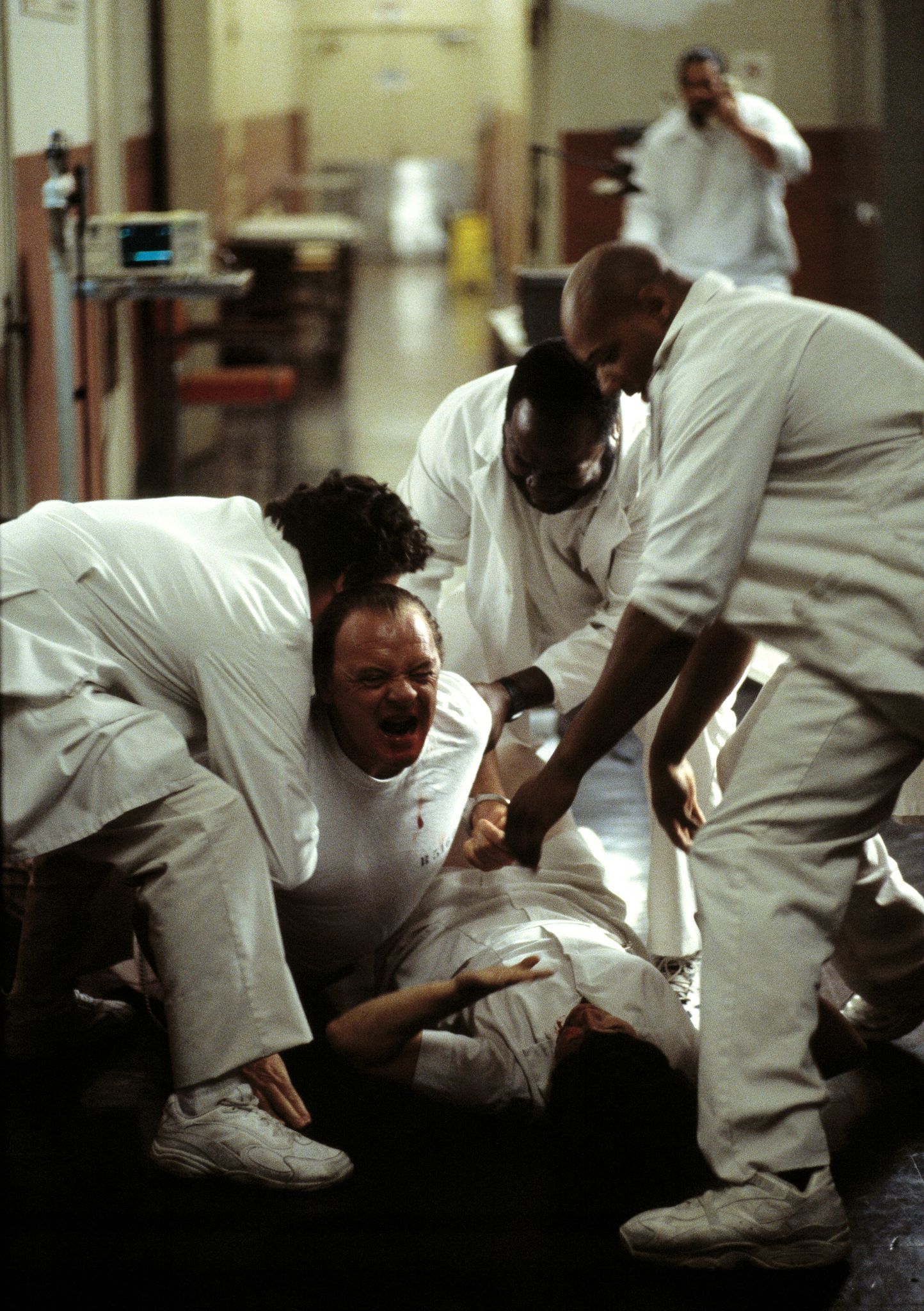 Still of Anthony Hopkins in Hannibal (2001)