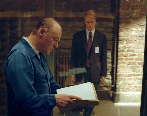 Still of Anthony Hopkins and Edward Norton in Raudonasis drakonas (2002)