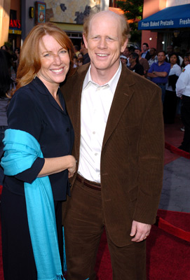 Ron Howard and Cheryl Howard at event of Cinderella Man (2005)