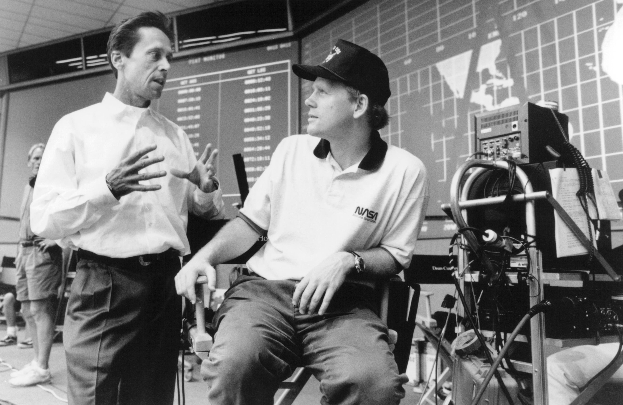 Still of Ron Howard and Brian Grazer in Apollo 13 (1995)