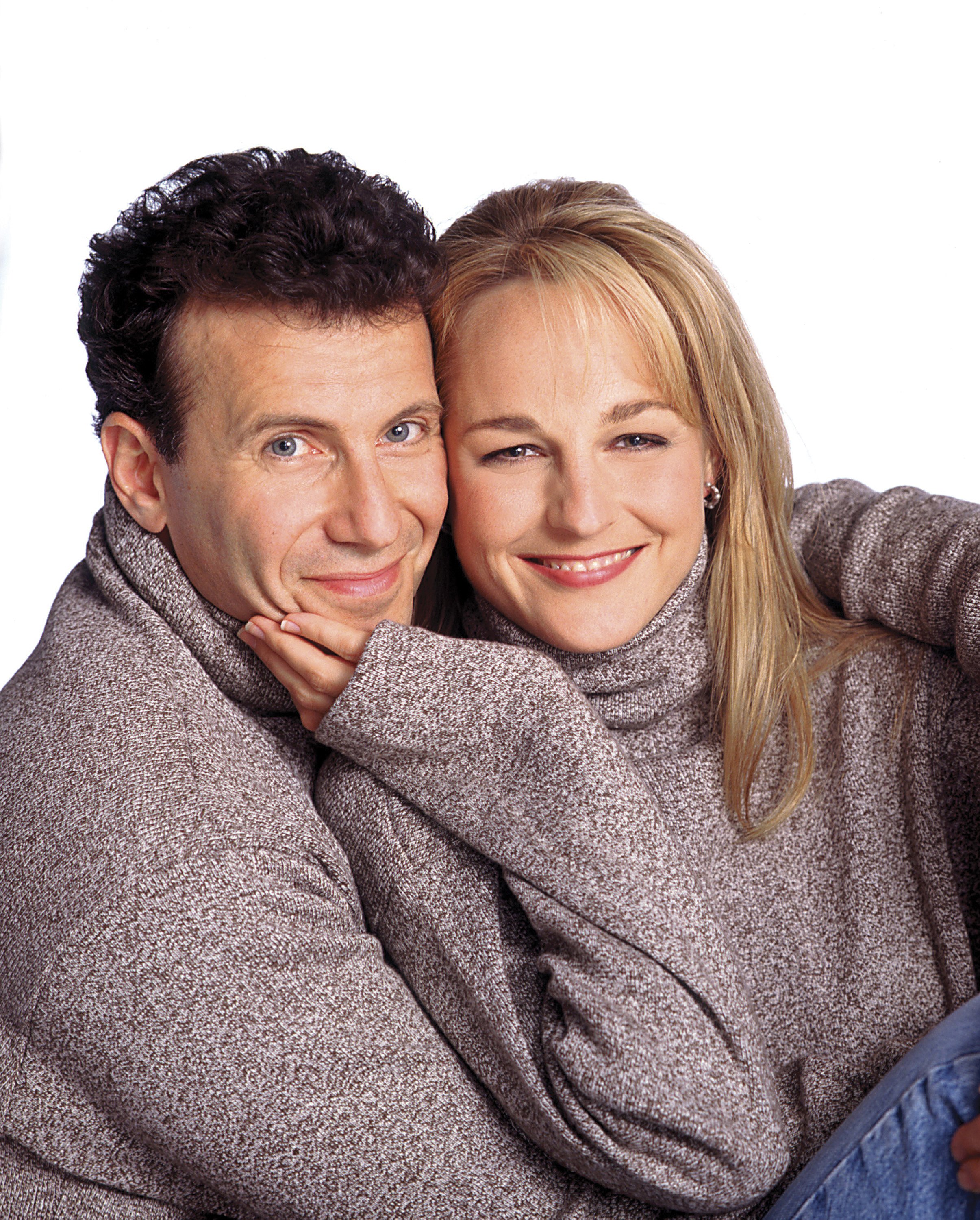 Still of Helen Hunt and Paul Reiser in Mad About You (1992)