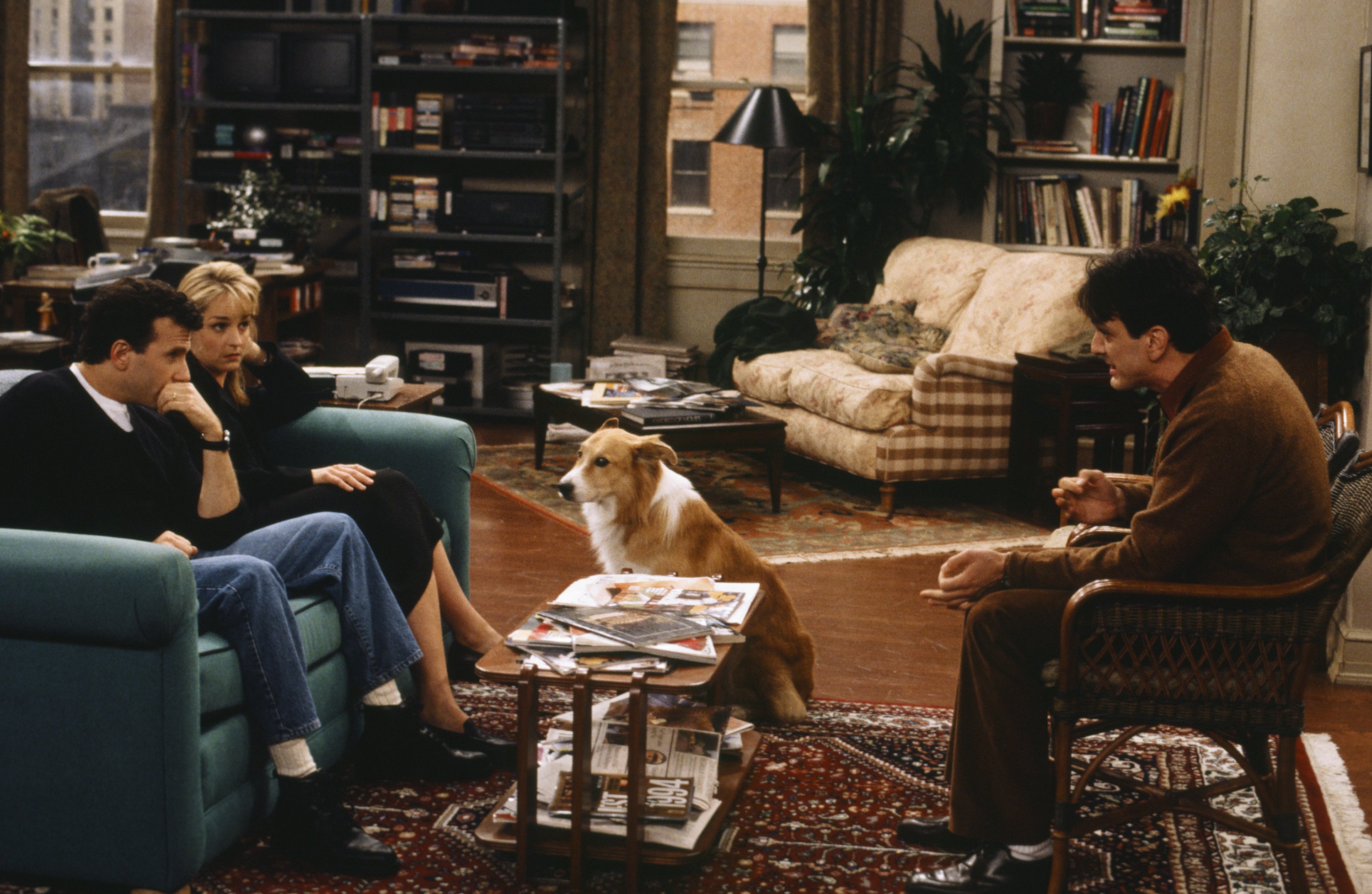 Still of Helen Hunt, Hank Azaria, Paul Reiser and Maui in Mad About You (1992)