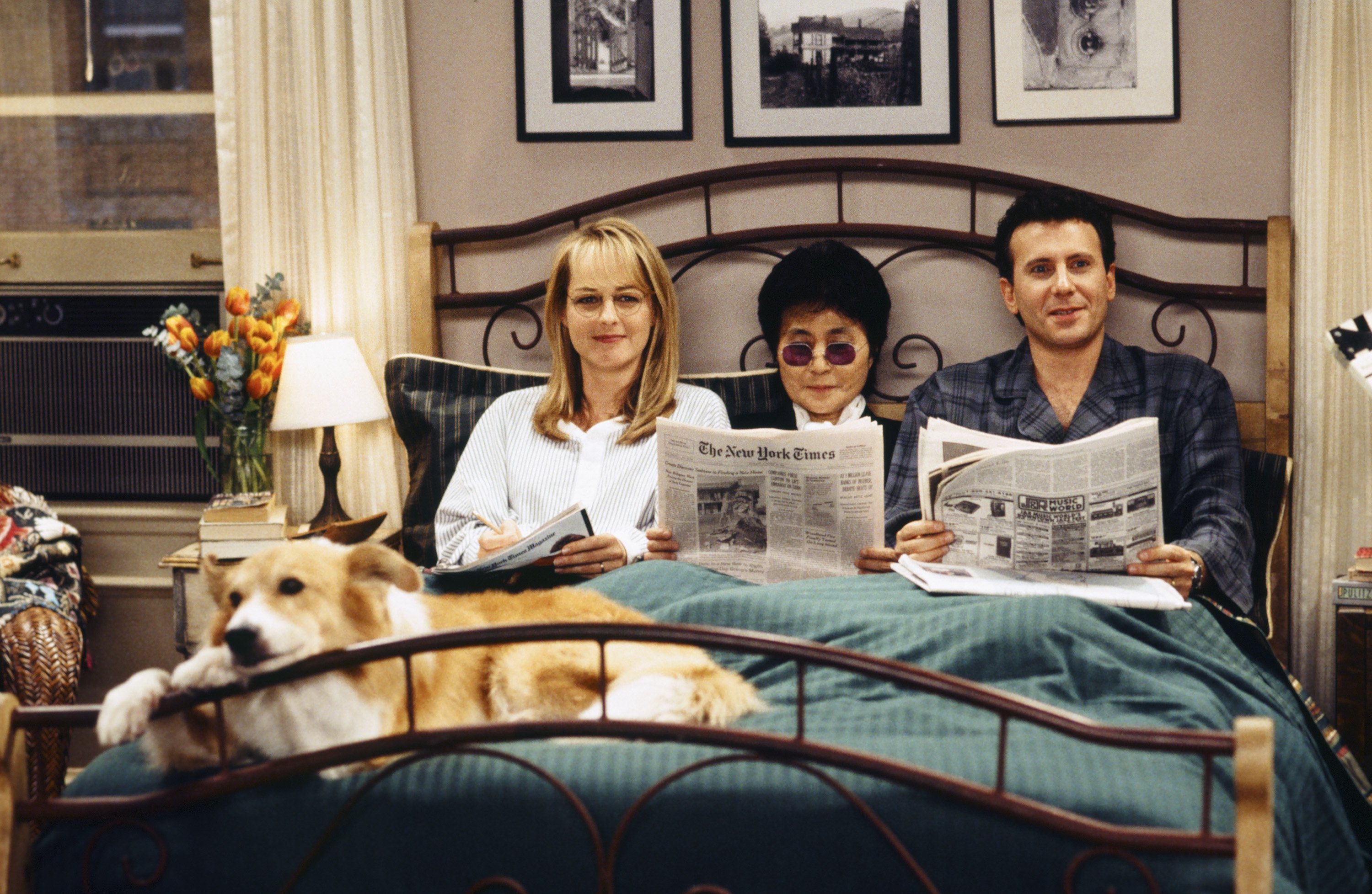 Still of Helen Hunt, Paul Reiser, Yoko Ono and Maui in Mad About You (1992)