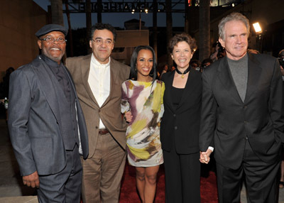 Samuel L. Jackson, Warren Beatty, Annette Bening, Kerry Washington and Rodrigo Garcia at event of Mother and Child (2009)