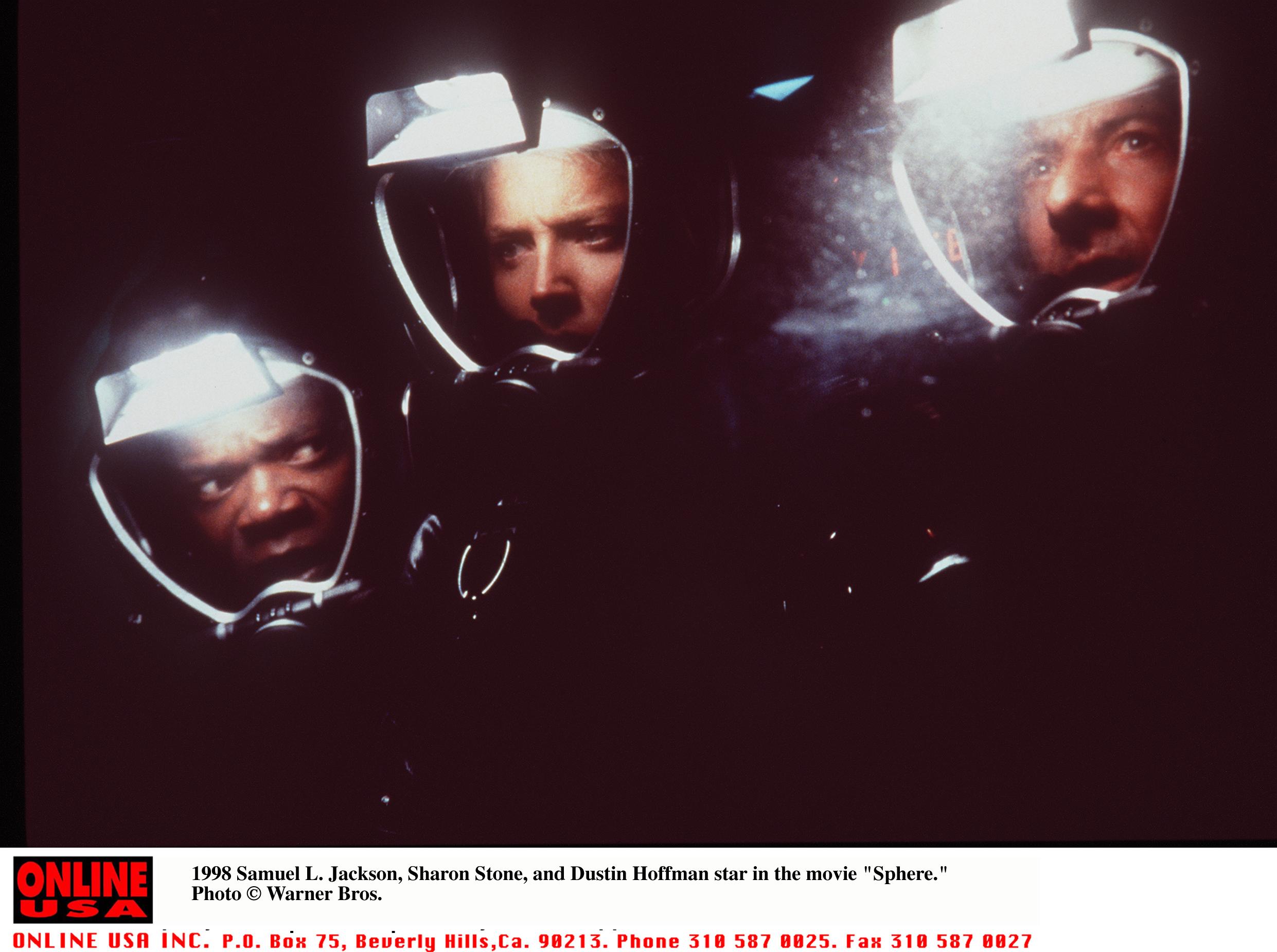 Still of Dustin Hoffman, Samuel L. Jackson and Sharon Stone in Sphere (1998)