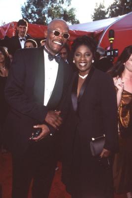 Samuel L. Jackson and LaTanya Richardson Jackson at event of The 70th Annual Academy Awards (1998)
