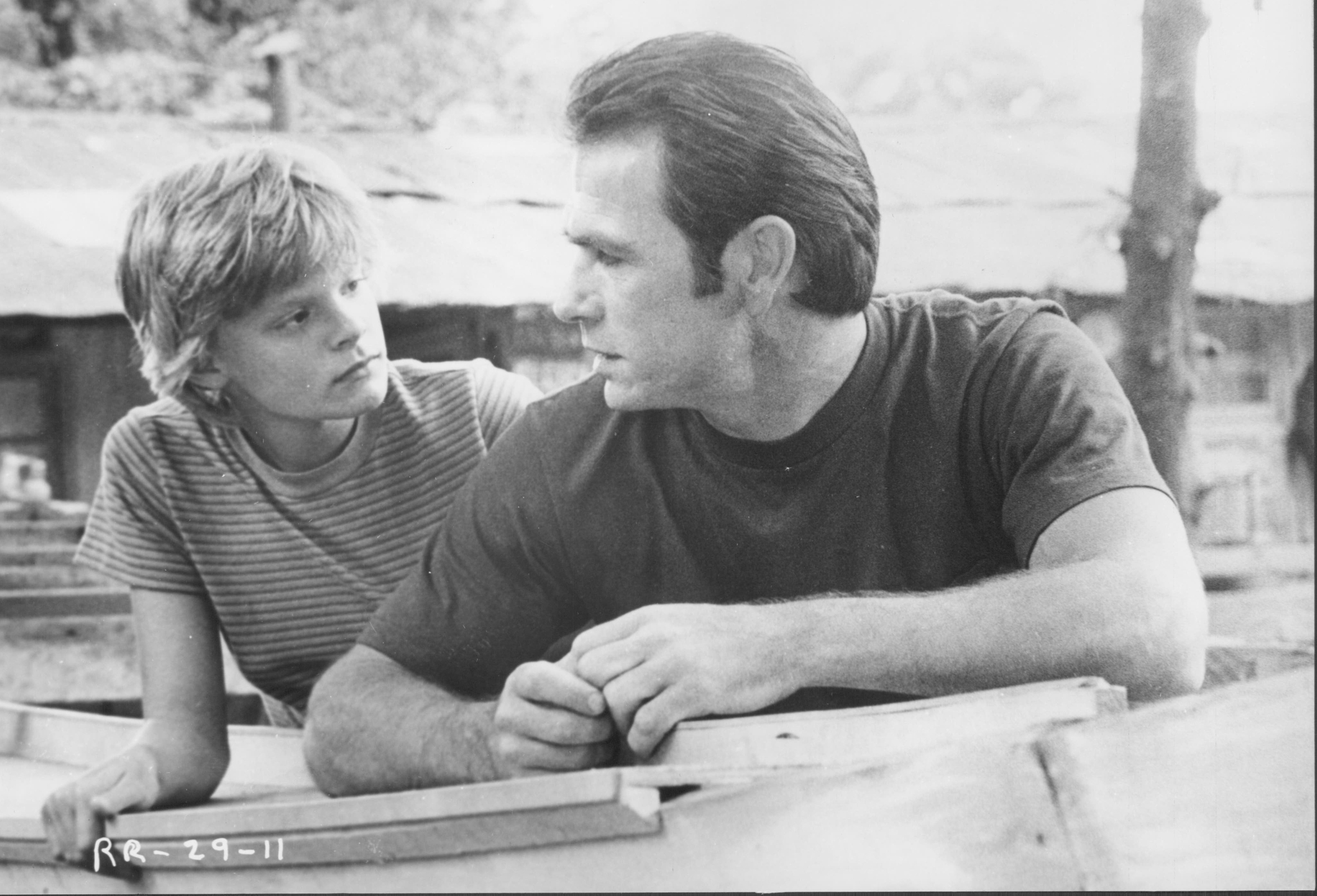 Still of Tommy Lee Jones and Martha Plimpton in The River Rat (1984)