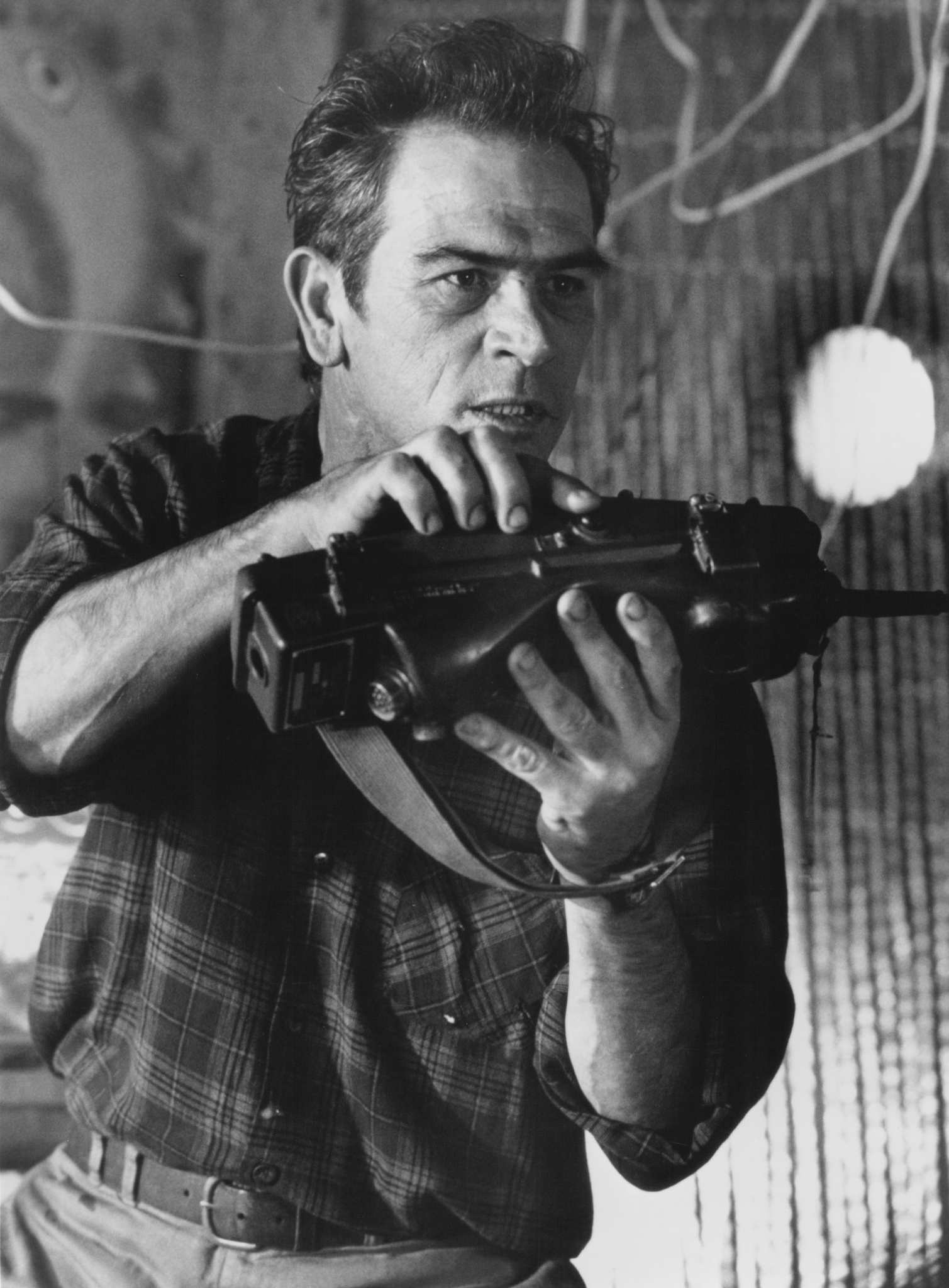 Still of Tommy Lee Jones in Blown Away (1994)