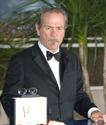 Tommy Lee Jones at event of The Three Burials of Melquiades Estrada (2005)