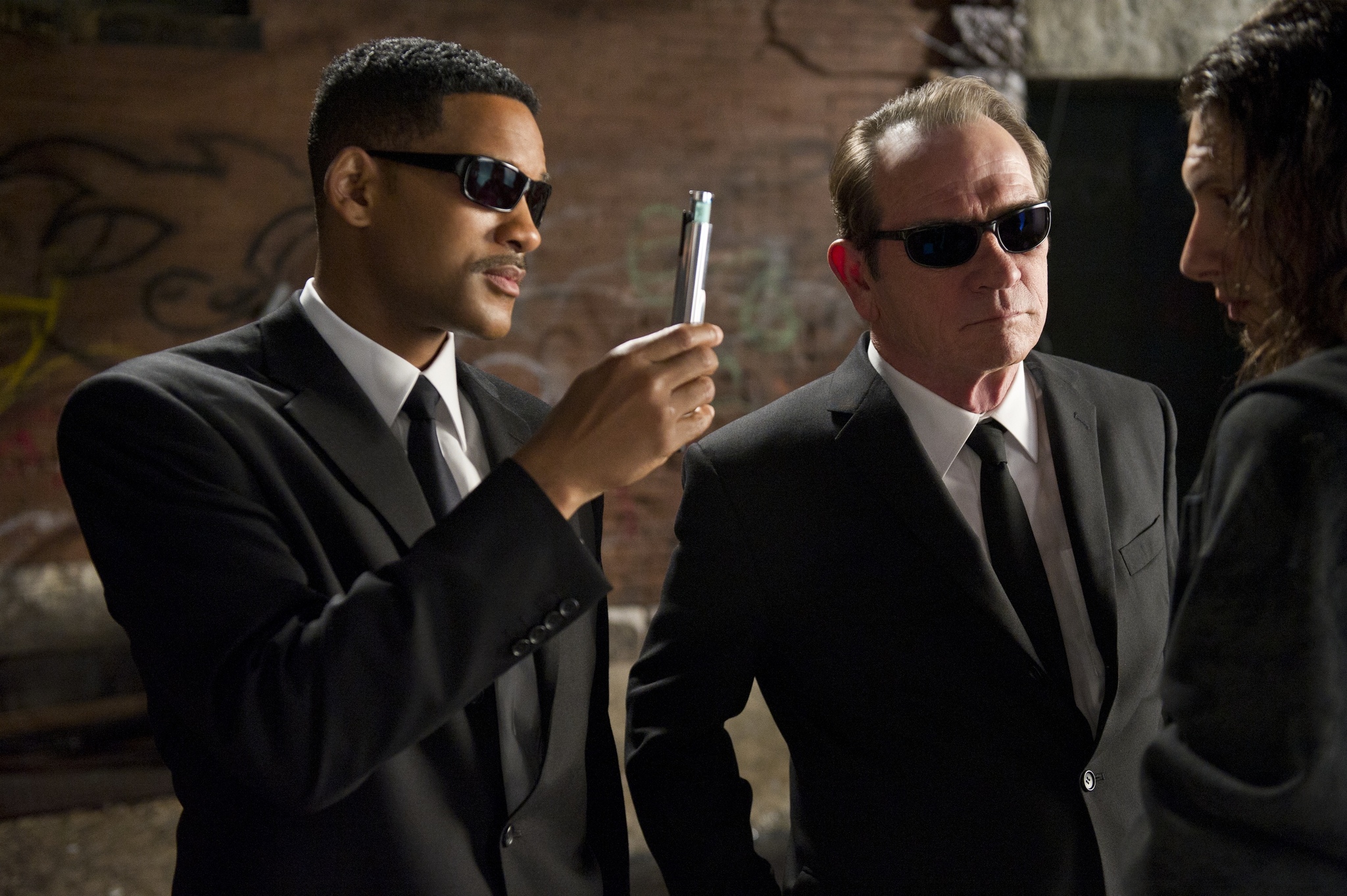 Still of Tommy Lee Jones and Will Smith in Vyrai juodais drabuziais III (2012)