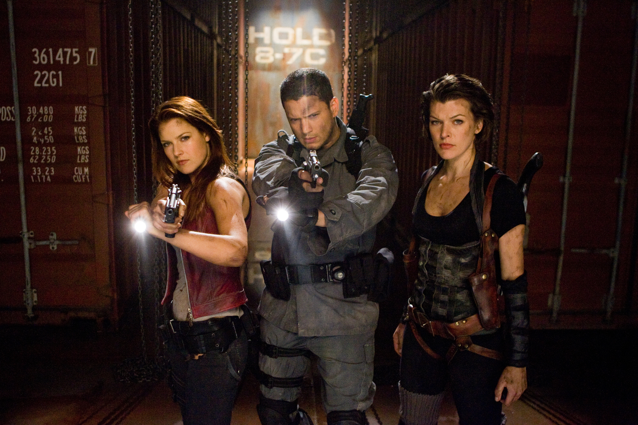 Still of Milla Jovovich, Ali Larter and Wentworth Miller in Absoliutus blogis: pomirtinis gyvenimas (2010)