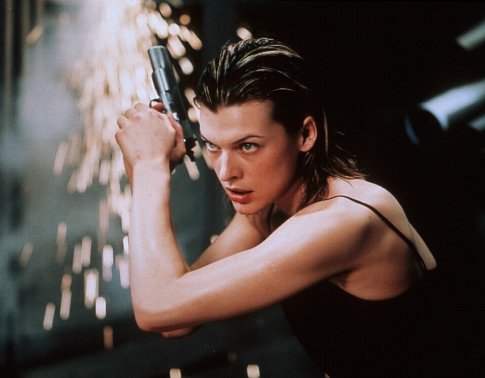 Still of Milla Jovovich in Absoliutus blogis (2002)
