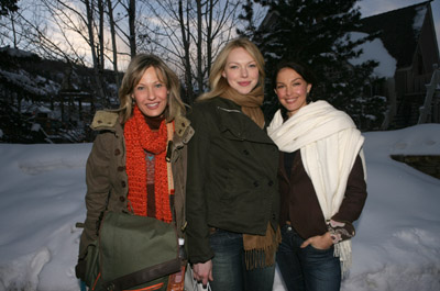 Ashley Judd, Joey Lauren Adams and Laura Prepon at event of Come Early Morning (2006)