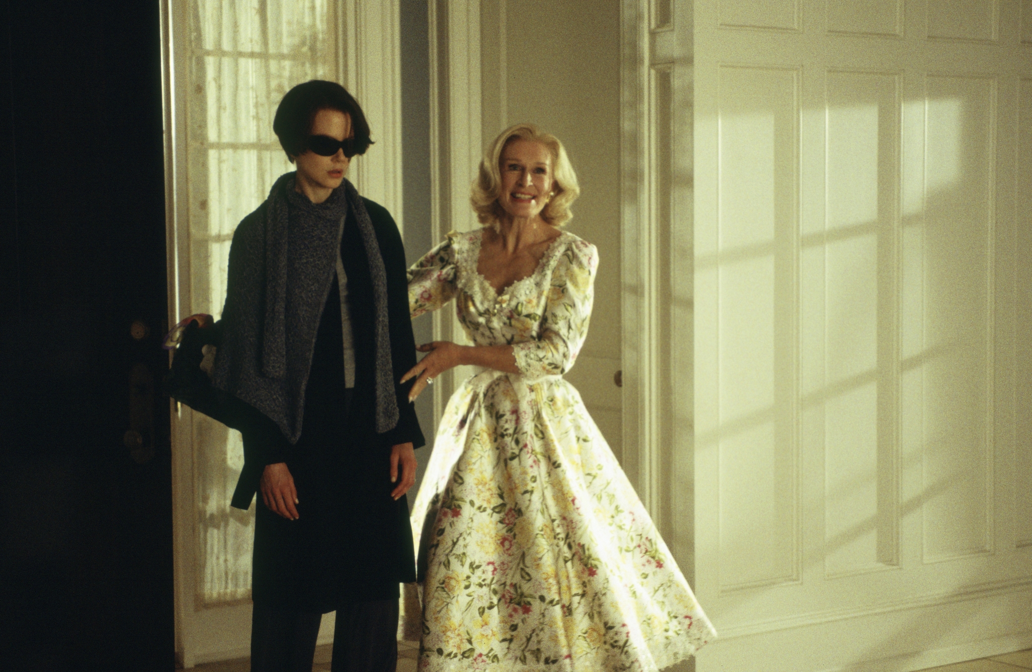 Still of Nicole Kidman and Glenn Close in The Stepford Wives (2004)