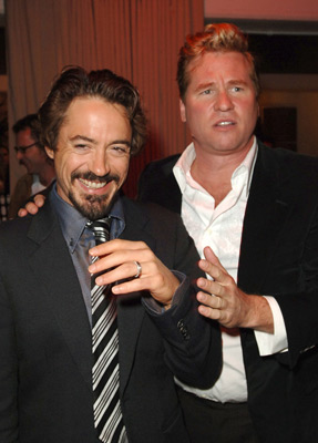 Val Kilmer and Robert Downey Jr. at event of Kiss Kiss Bang Bang (2005)