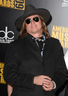 Val Kilmer at event of 2009 American Music Awards (2009)