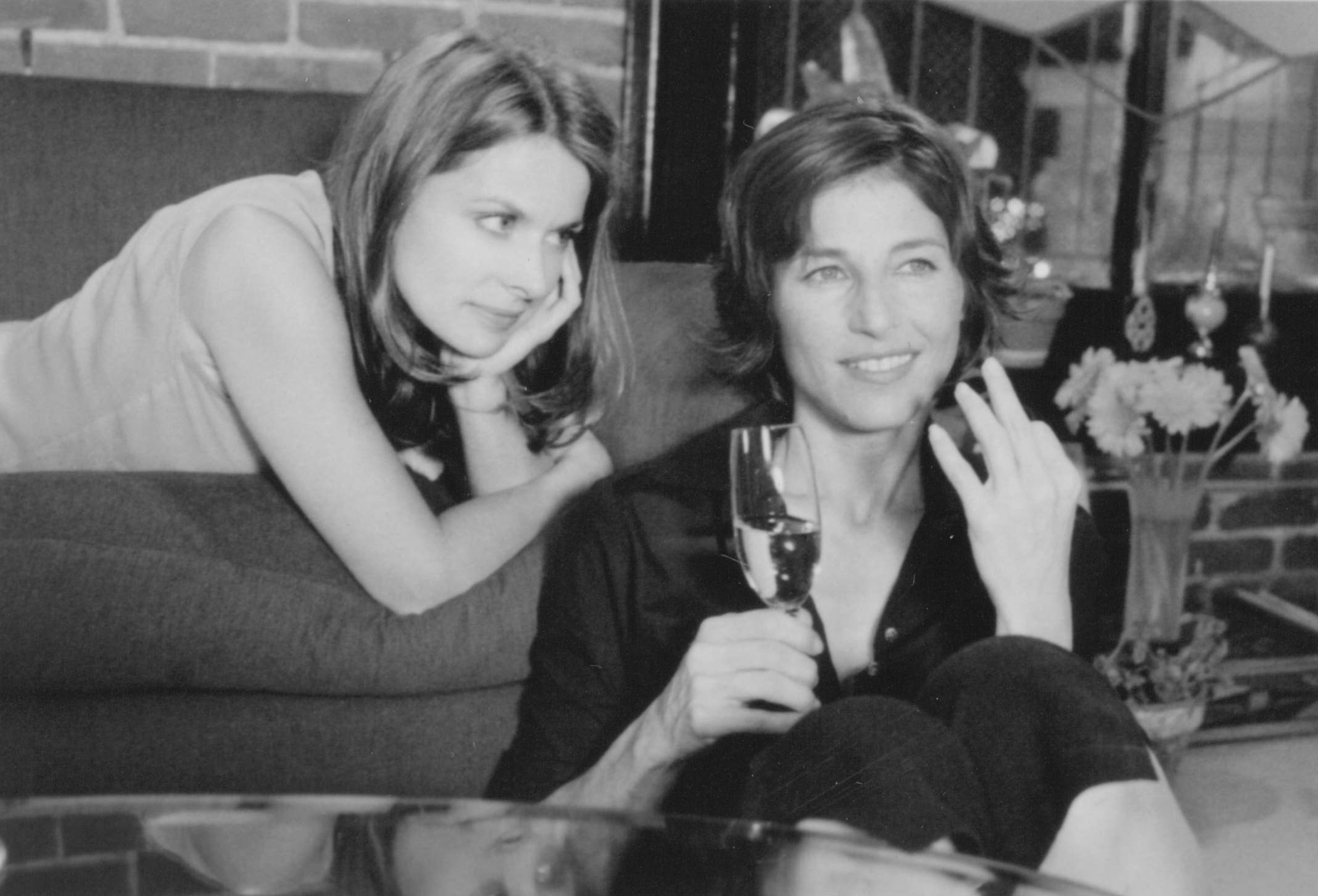 Still of Nastassja Kinski and Catherine Keener in Your Friends & Neighbors (1998)