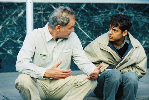 Still of Kevin Kline and Cesar Ramos in Vergija (2007)