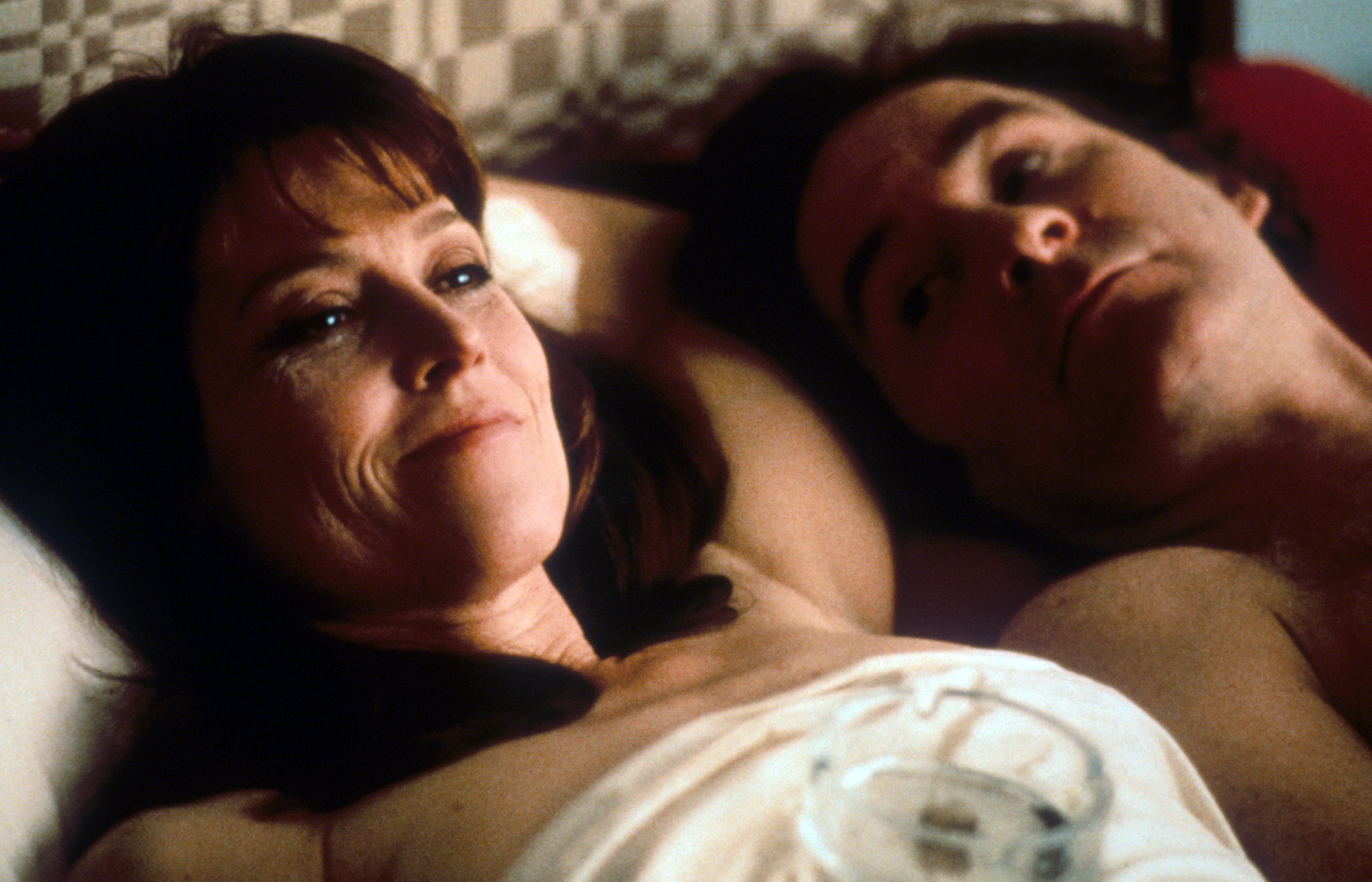 Still of Kevin Kline and Sigourney Weaver in The Ice Storm (1997)