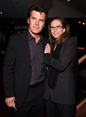 Diane Lane and Josh Brolin at event of Crazy Heart (2009)