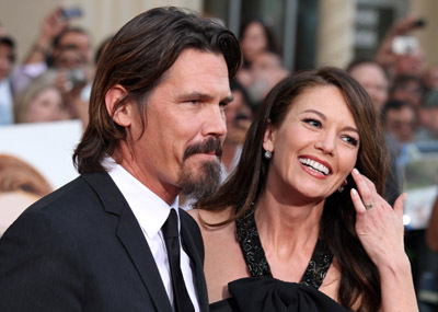 Diane Lane and Josh Brolin at event of Secretariat (2010)