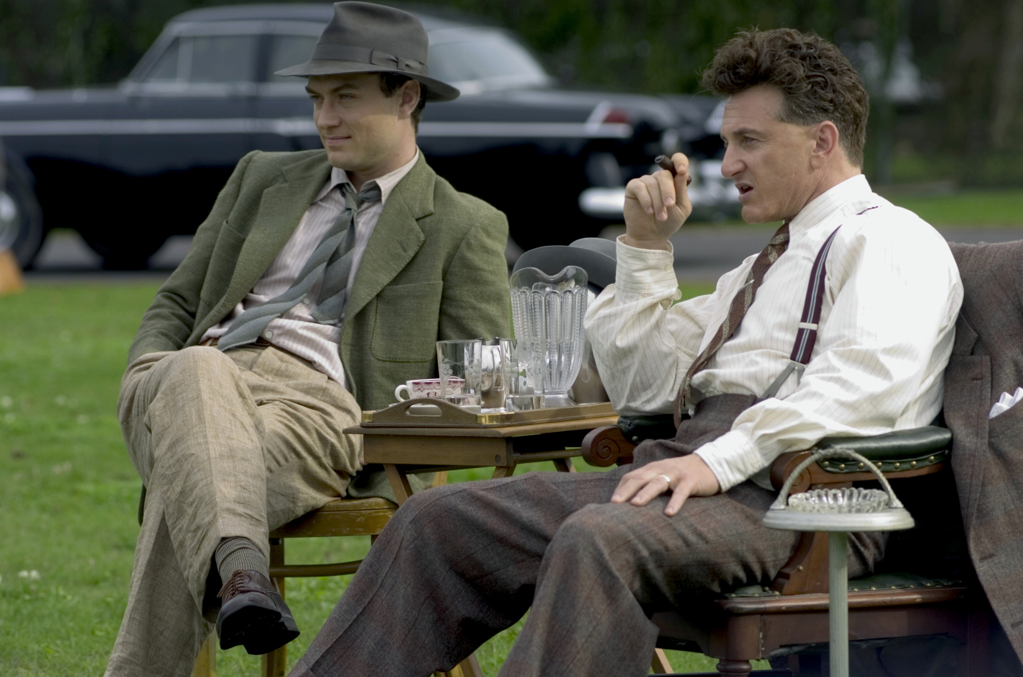 Still of Jude Law and Sean Penn in All the King's Men (2006)