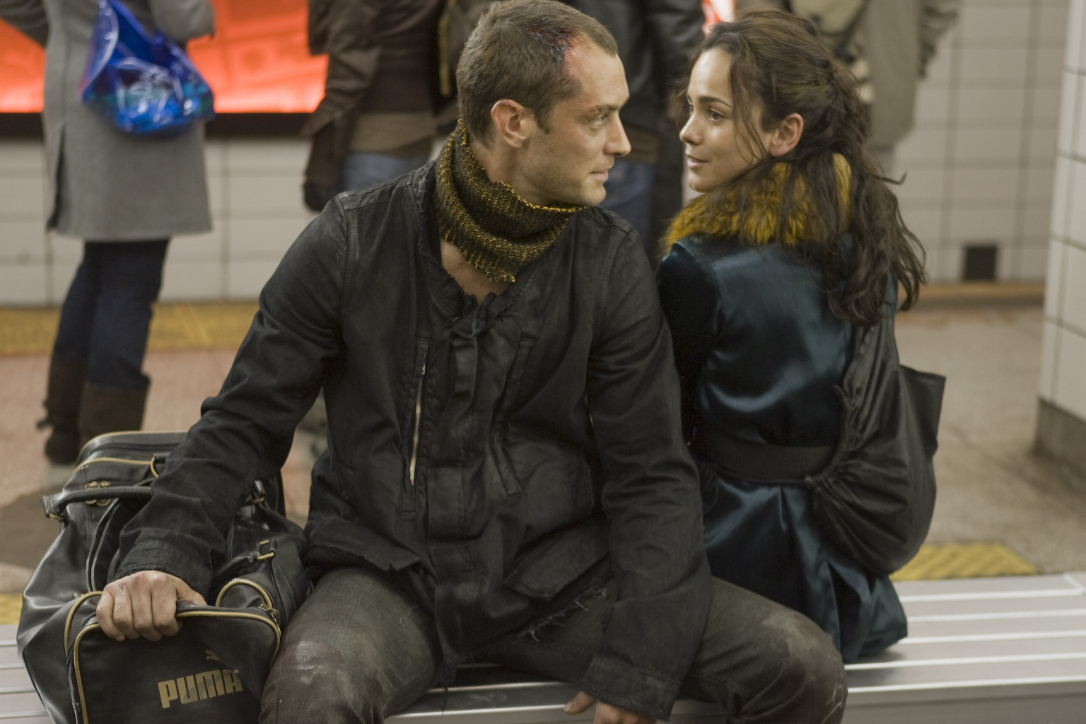 Still of Jude Law and Alice Braga in Repo Men (2010)