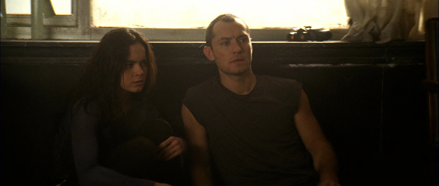 Still of Jude Law and Alice Braga in Repo Men (2010)