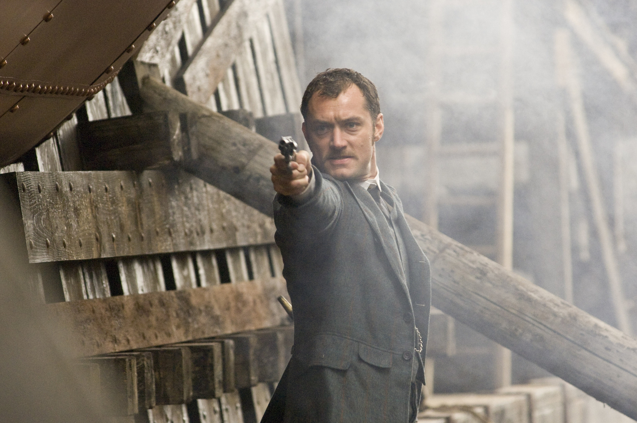 Still of Jude Law in Sherlock Holmes (2009)
