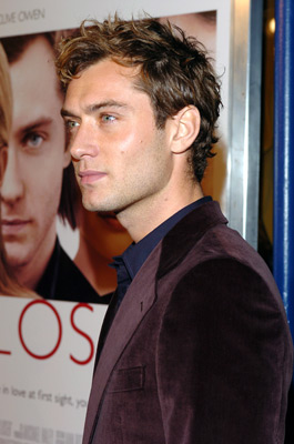 Jude Law at event of Closer (2004)