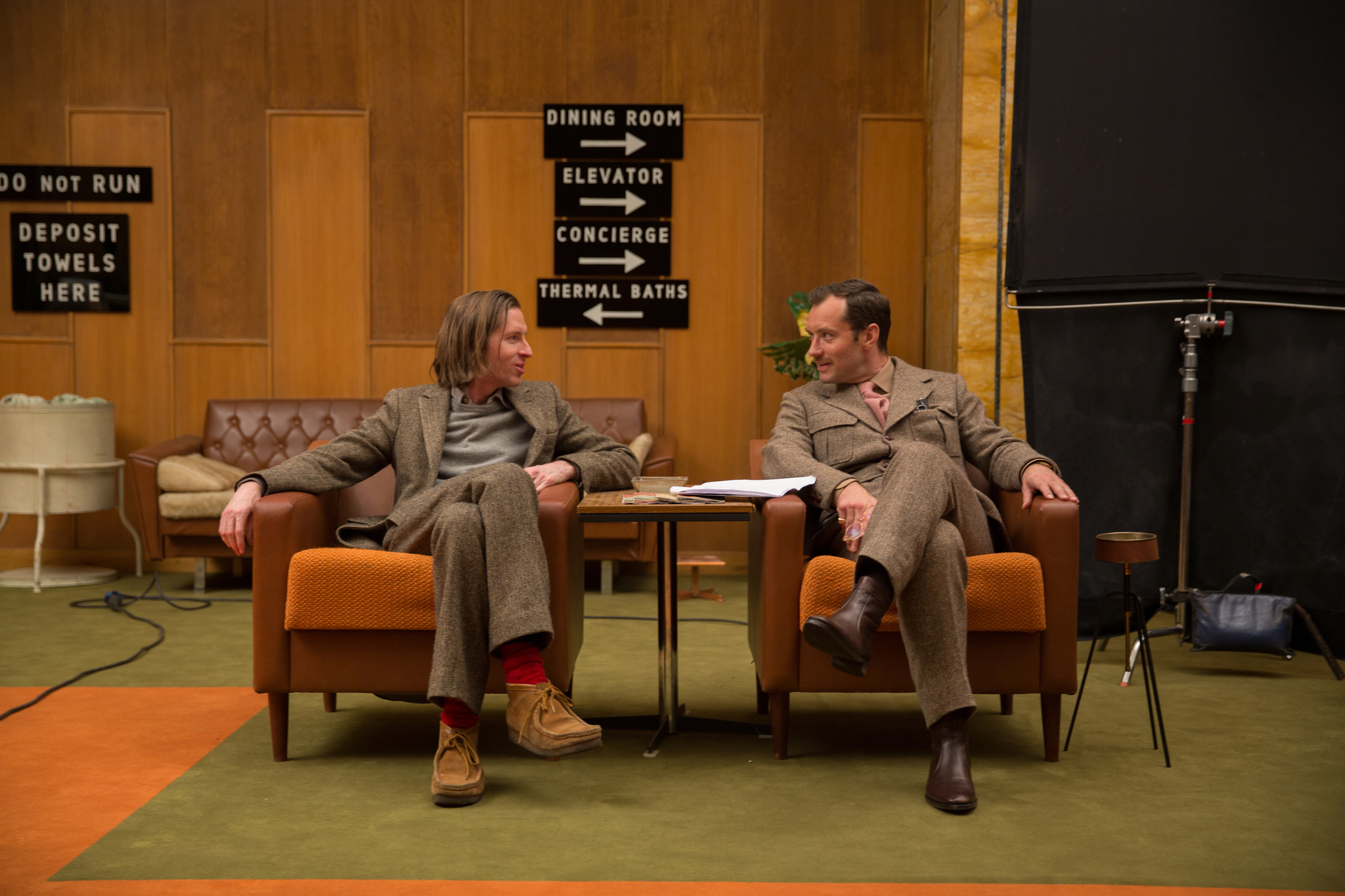 Jude Law and Wes Anderson in Viesbutis Didysis Budapestas (2014)