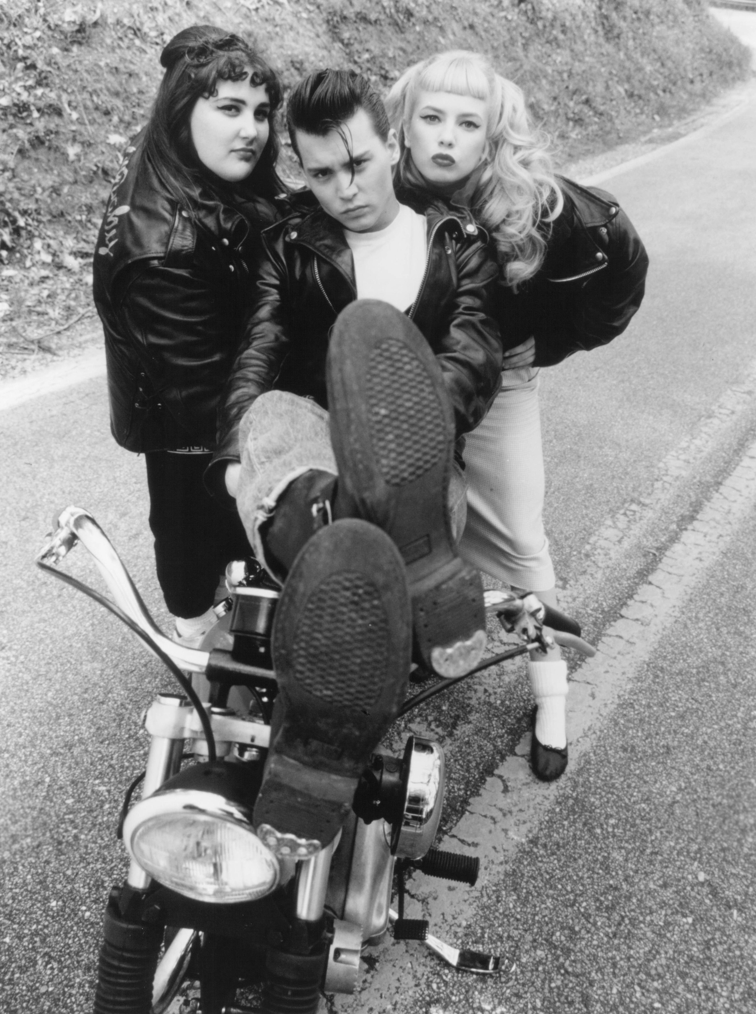 Still of Johnny Depp, Traci Lords and Ricki Lake in Cry-Baby (1990)