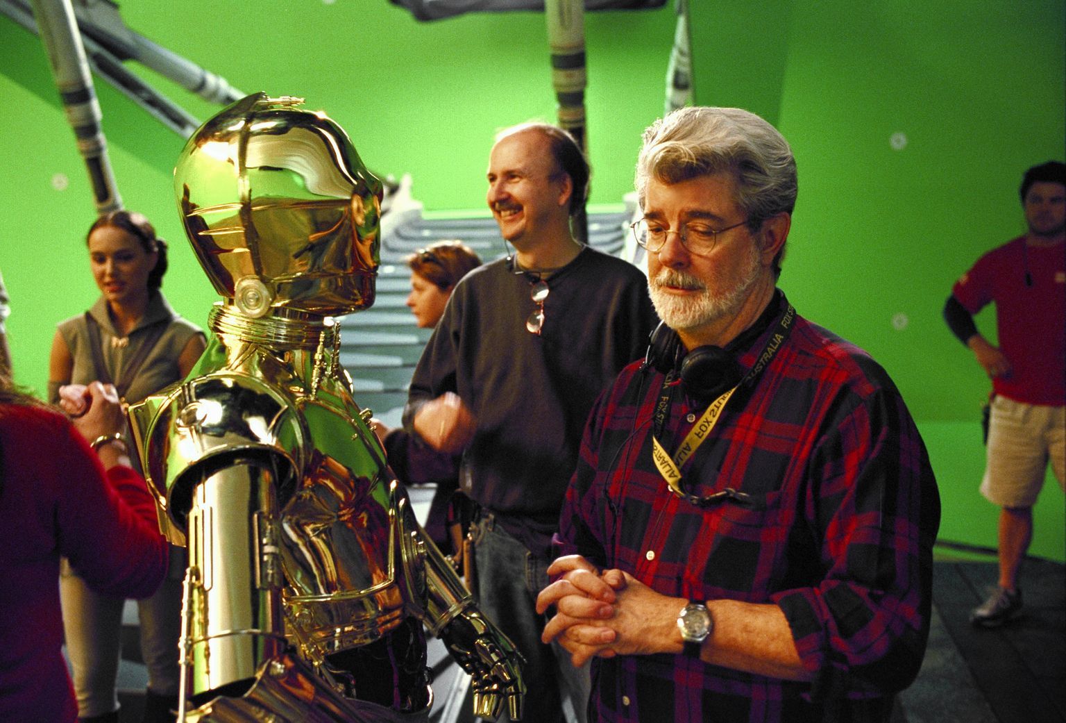 George Lucas and Anthony Daniels in Zvaigzdziu karai. Situ kerstas (2005)