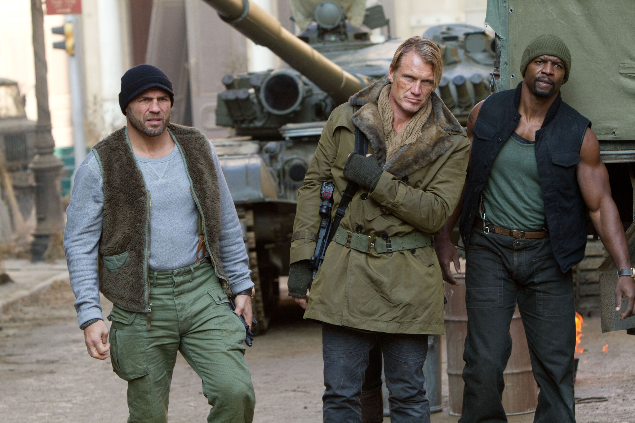 Still of Dolph Lundgren, Terry Crews and Randy Couture in Nesunaikinami 2 (2012)