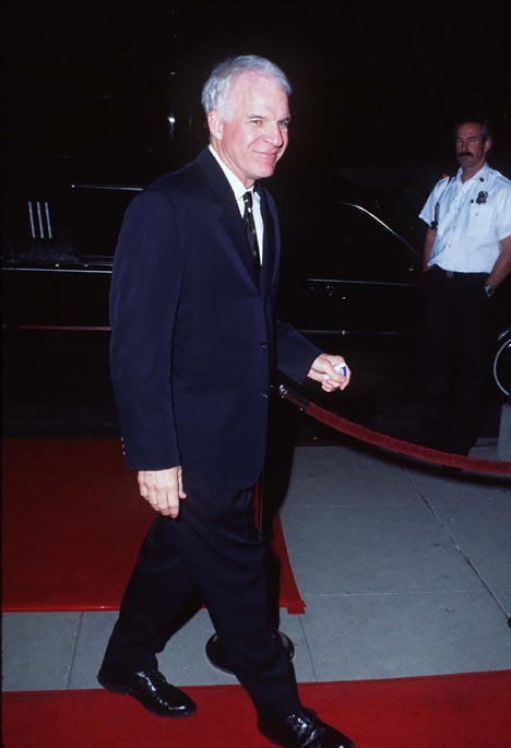 Steve Martin at event of Michael (1996)