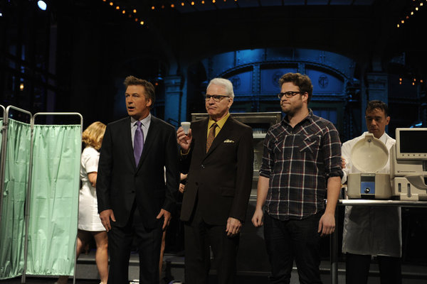 Still of Steve Martin, Alec Baldwin and Seth Rogen in Saturday Night Live (1975)