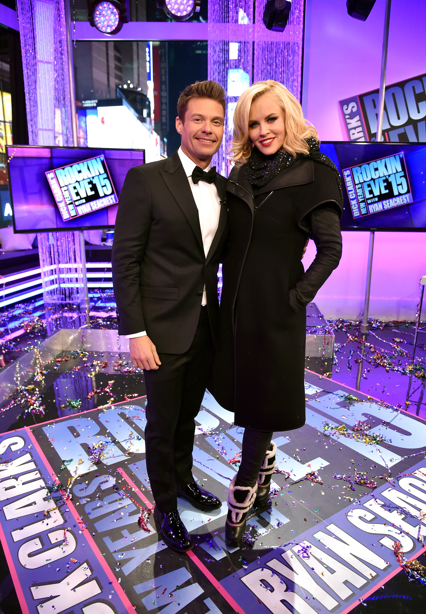 Jenny McCarthy and Ryan Seacrest at event of Dick Clark's Primetime New Year's Rockin' Eve with Ryan Seacrest 2015 (2014)