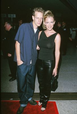 Jenny McCarthy at event of The Cell (2000)