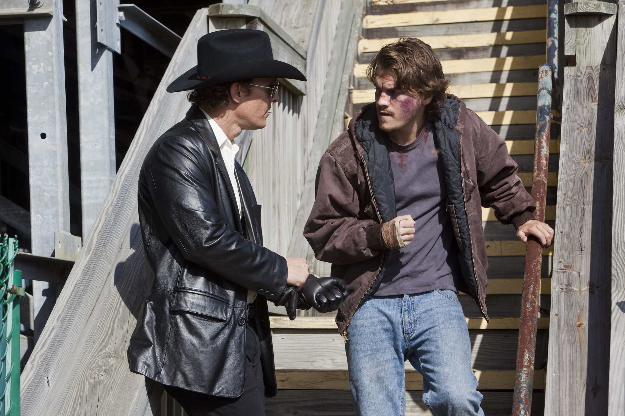 Still of Matthew McConaughey and Emile Hirsch in Killer Joe (2011)