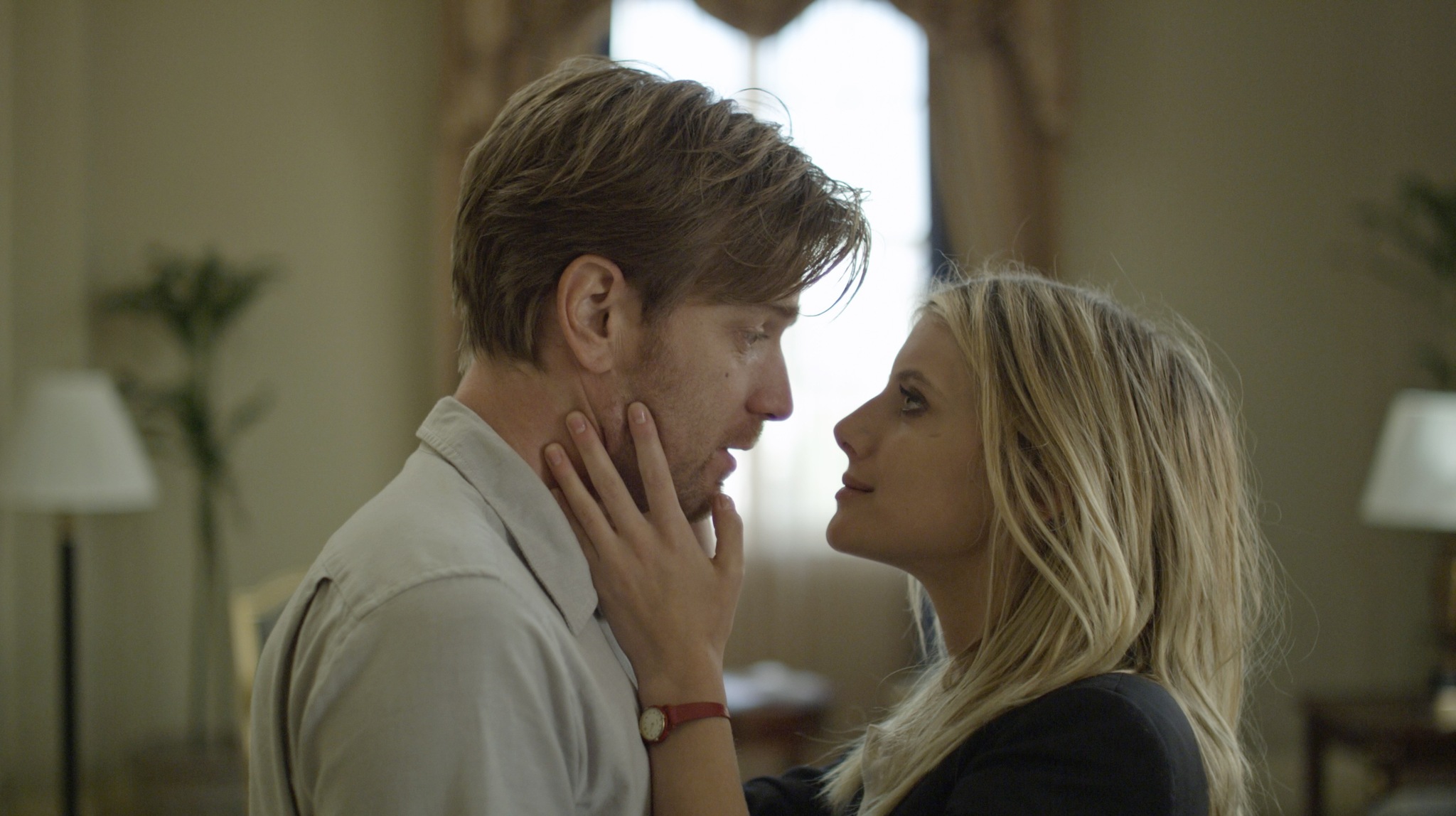 Still of Ewan McGregor and Mélanie Laurent in Beginners (2010)