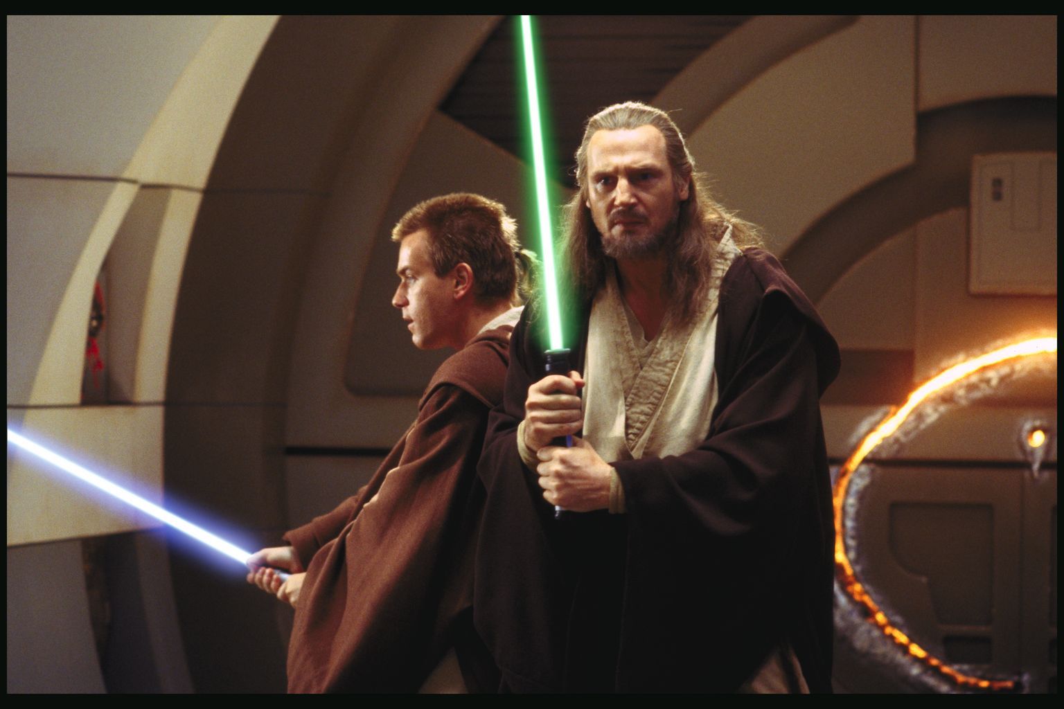 Still of Ewan McGregor and Liam Neeson in Zvaigzdziu karai: epizodas I. Pavojaus seselis 3D (1999)