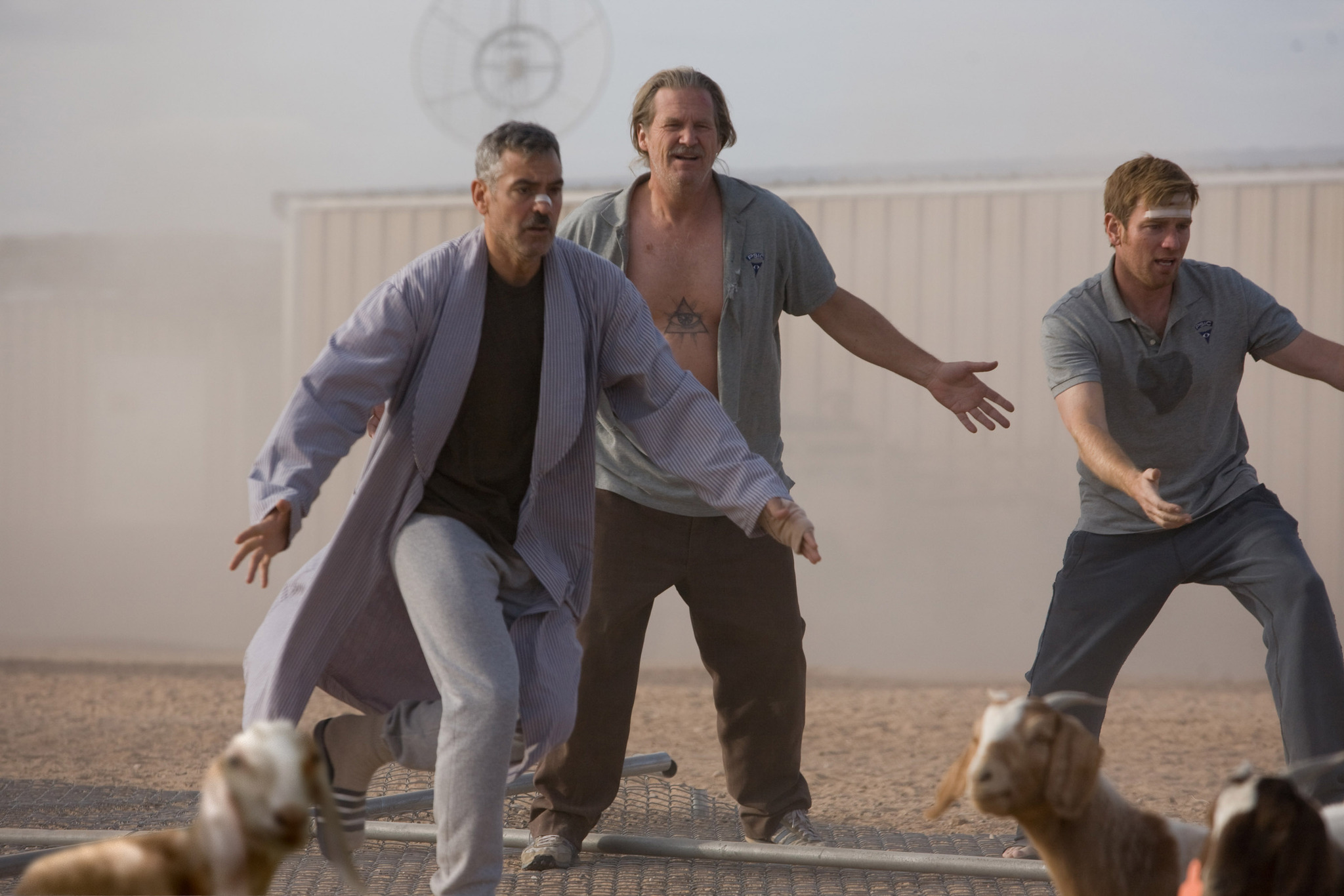 Still of George Clooney, Ewan McGregor and Jeff Bridges in The Men Who Stare at Goats (2009)