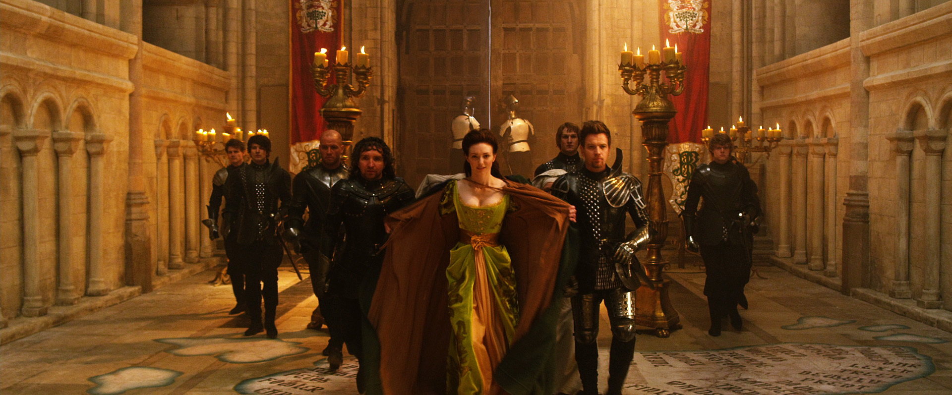 Still of Ewan McGregor, Eddie Marsan, Eleanor Tomlinson and Mingus Johnston in Dzekas milzinu nugaletojas (2013)