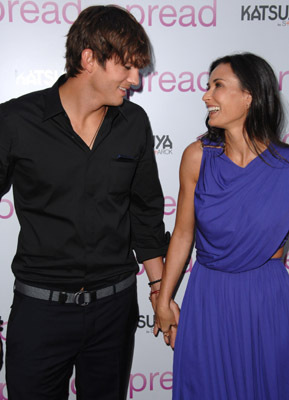 Demi Moore and Ashton Kutcher at event of Mergisius (2009)