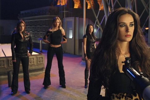Still of Drew Barrymore, Cameron Diaz, Demi Moore and Lucy Liu in Charlie's Angels: Full Throttle (2003)