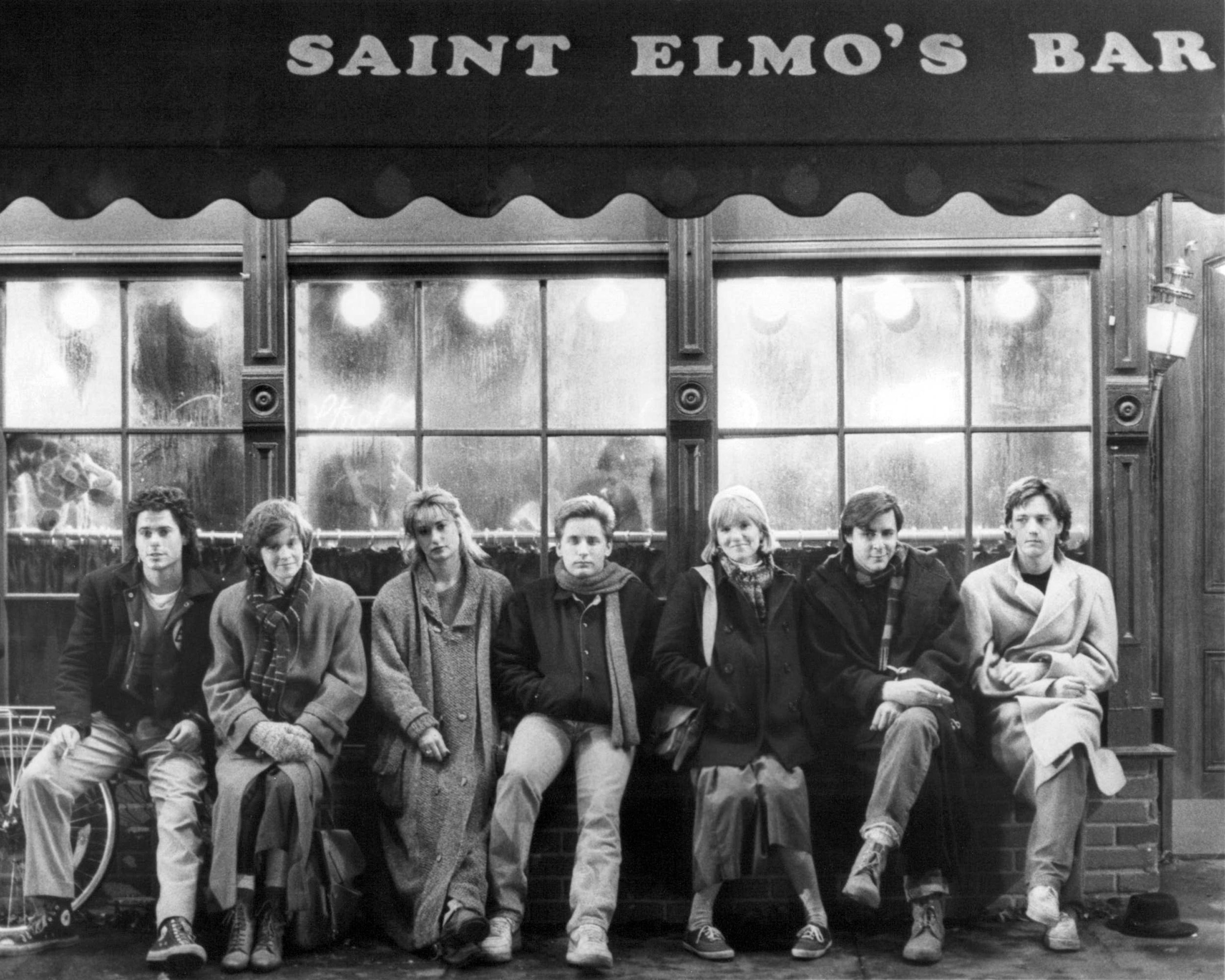 Still of Demi Moore, Emilio Estevez, Rob Lowe, Andrew McCarthy, Judd Nelson, Ally Sheedy and Mare Winningham in St. Elmo's Fire (1985)