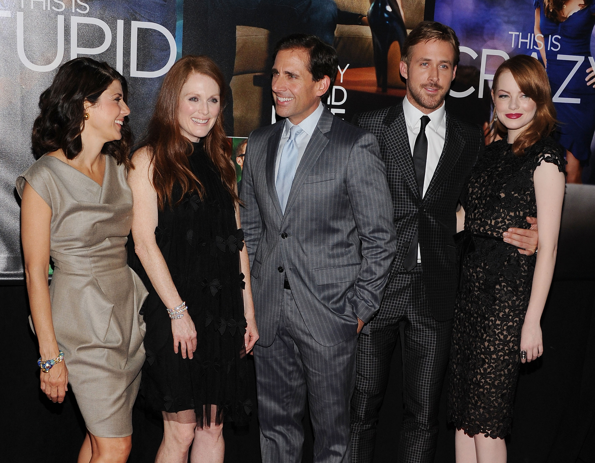 Julianne Moore, Marisa Tomei, Steve Carell, Ryan Gosling and Emma Stone at event of Kvaila, beprotiska meile (2011)