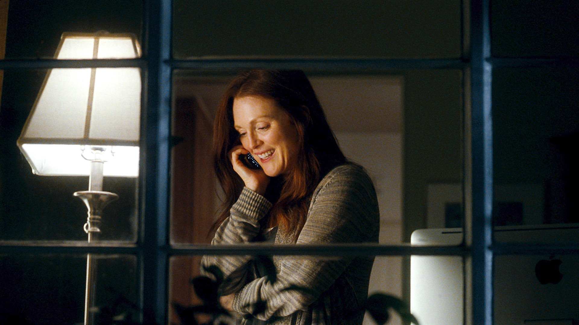 Still of Julianne Moore in Kvaila, beprotiska meile (2011)